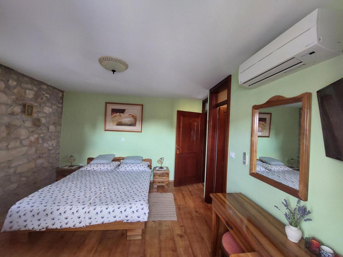 Guest House Paola Primosten Bagian luar foto