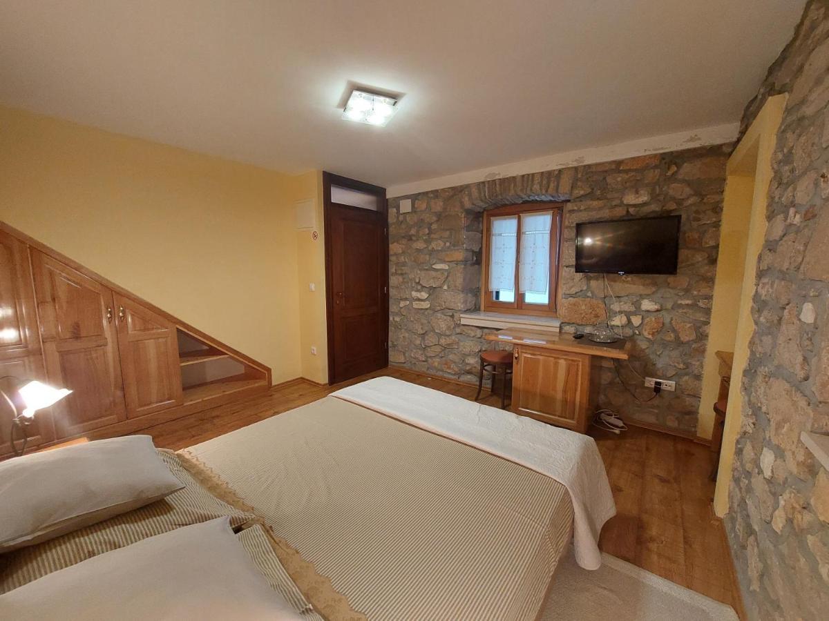 Guest House Paola Primosten Bagian luar foto